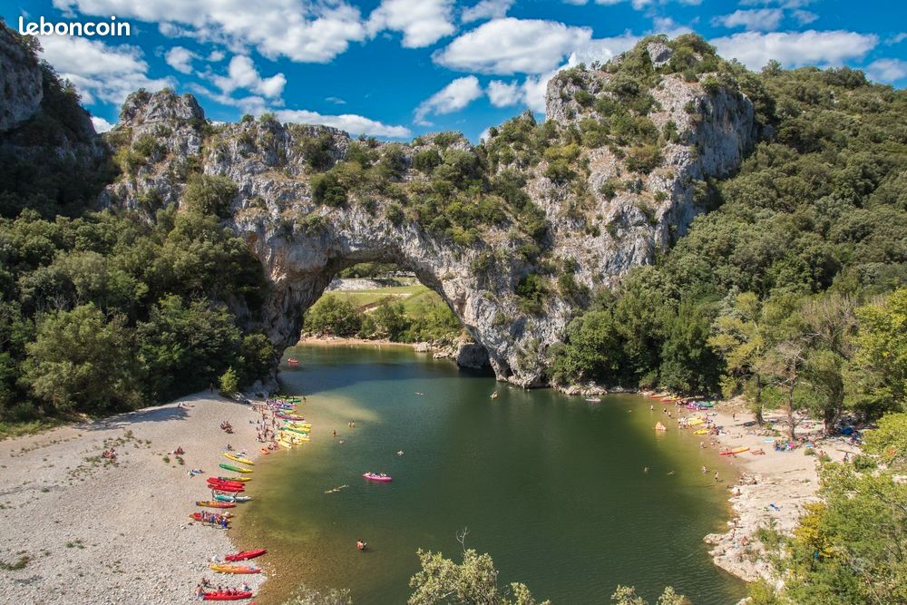 Terrain avec permis purgé · 40 logements · Vallon-Pont-d’Arc · à Vallon-Pont-d'Arc · 1 200 000 €
