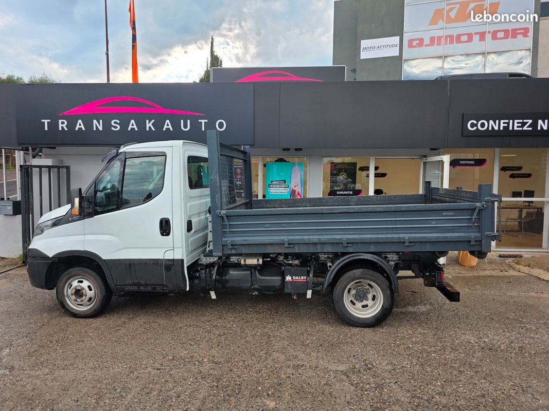 IVECO DAILY VI 35c15 POLYBENNE AMPLIROLL 146ch / TVA Récupérable / Factures entretien / Avec Benne / Climatisation / Régulateur (image 6)