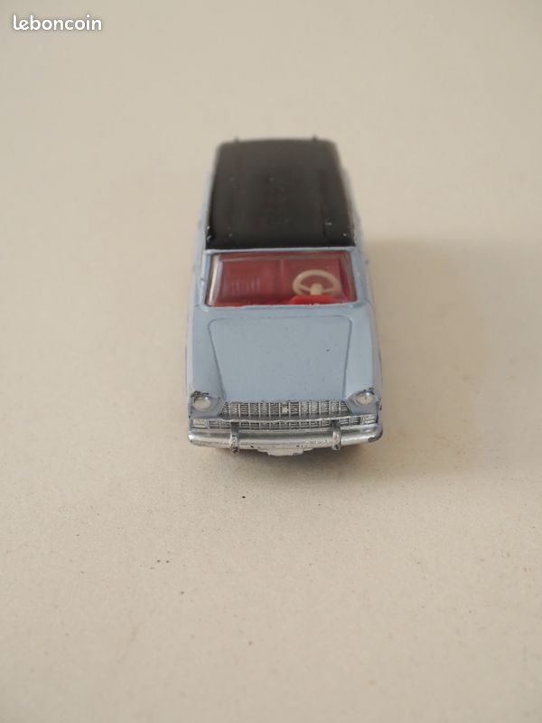 Dinky Toys France Fiat 1800 Familiale 1960 – Réf. 548 – Bon état – Miniature De Collection