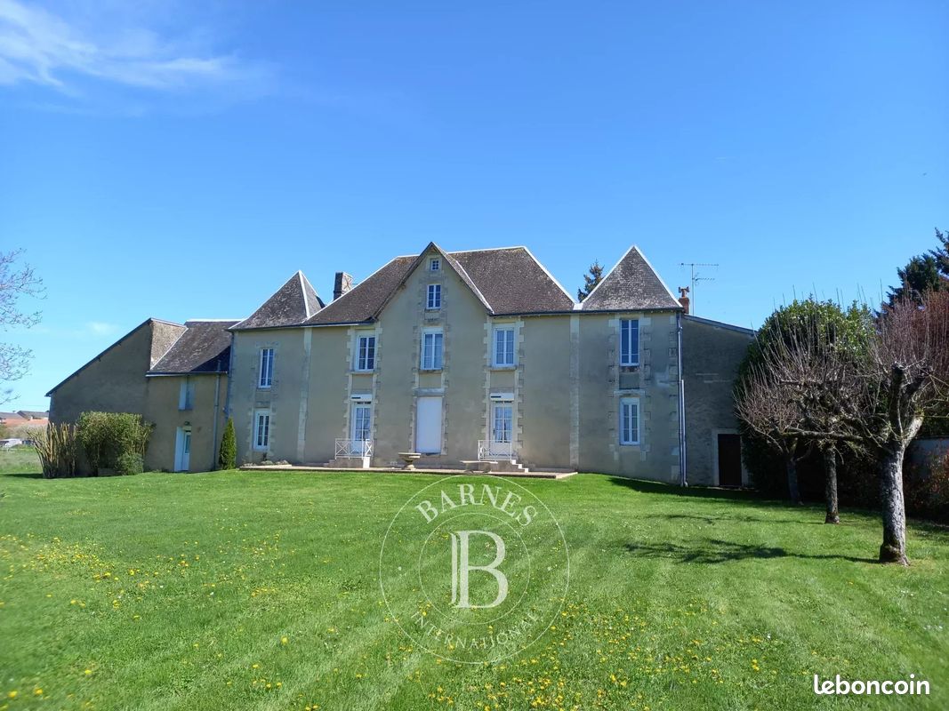 Maison 9 pièces 185 m² · à Mirebeau · 185 m² · 340 000 €