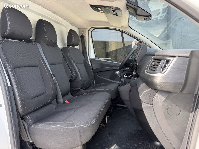 Renault TRAFIC III FG L1H1 3T 2.0 BLUE DCI 130CH GRAND CONFORT - SUIVI RENAULT (image 14)