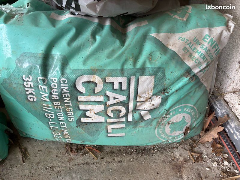 Sac de ciment (image 1)