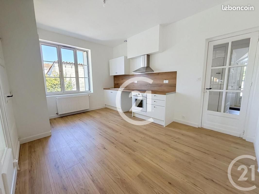 Maison 4 pièces 95 m² · à Châteaubernard · 95 m² · 850 €