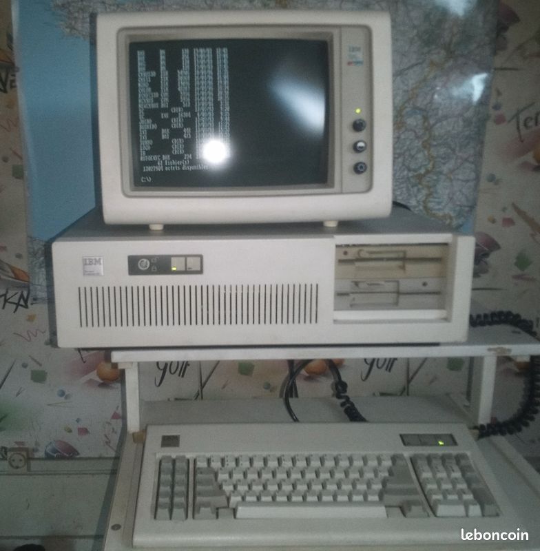 IBM PC AT (IBM 5170) Ordinateur vintage de collection de 1983 (image 2)