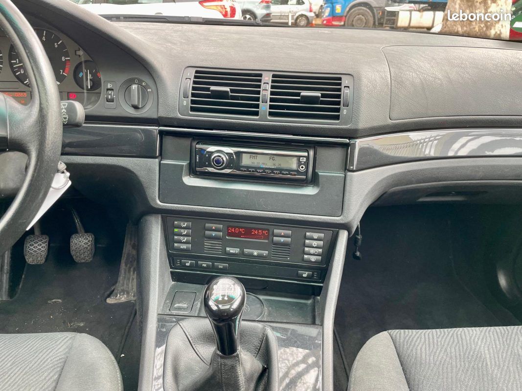 BMW SERIE 5 E39 525i 192 SPORT (image 18)