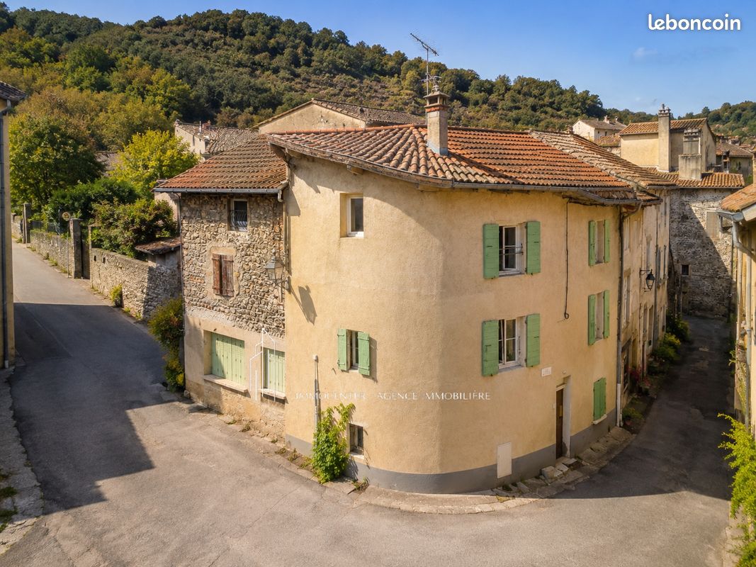 Immeuble 140 m² · à Saint-Vallier · 140 m² · 145 000 €