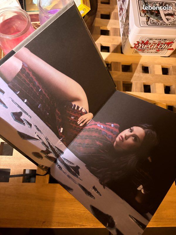 Album revival selena gomez signé (image 2)
