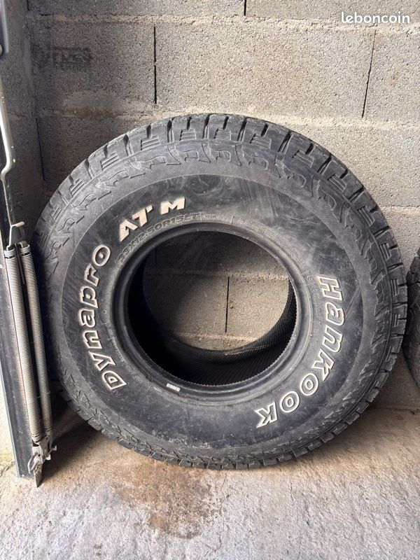Vend pneu 4x4 (image 1)