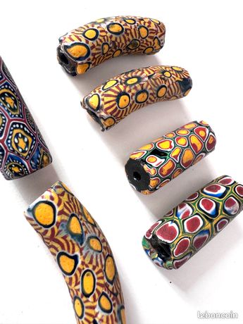 9 Perles Véntennes Antques Mélangées en Bon État - Perles Afrcanes