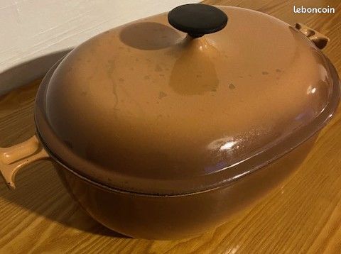 Cocotte ovale en fonte émaillée rouge cerise 33 cm de long 4,9 L Elo