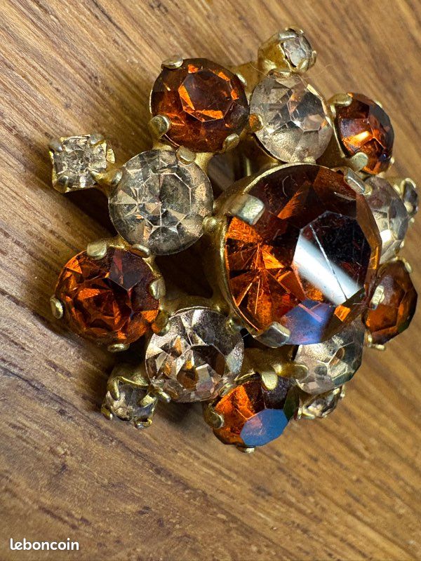 Broche Couronne En Métal Doré Avec Strass Et Pierres - Brillante Et Royale - Neuve
