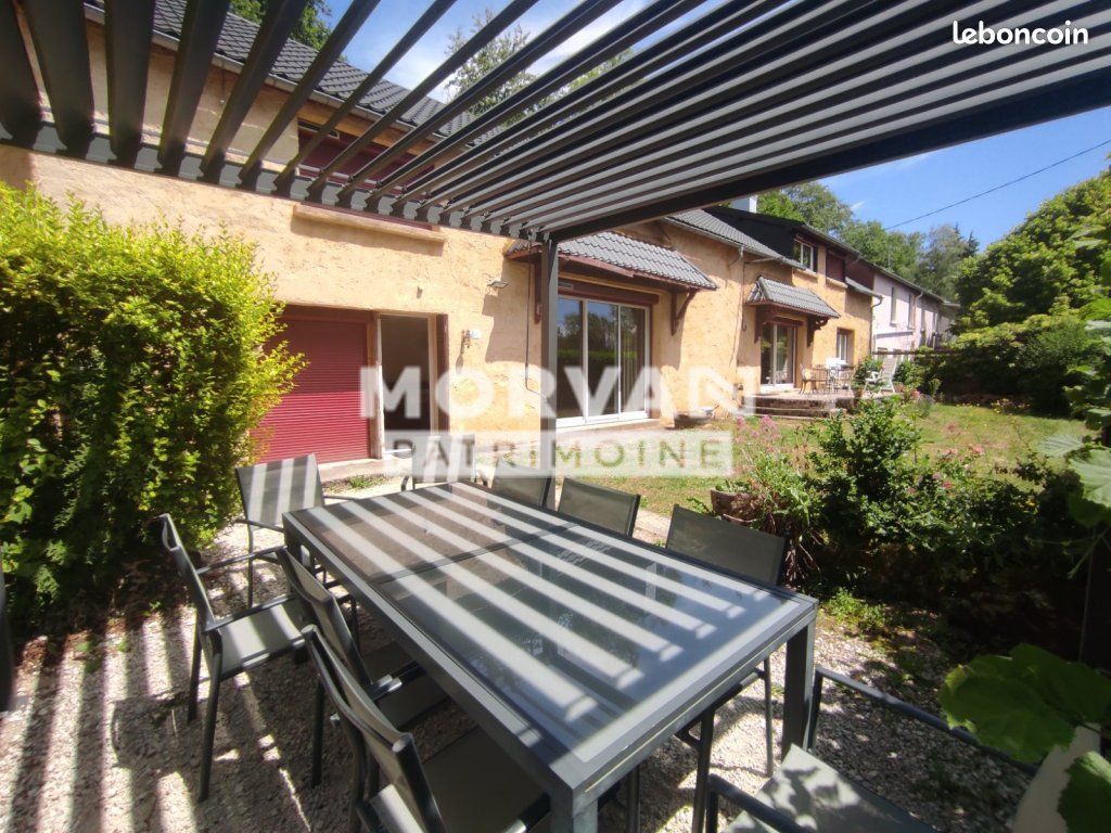 Maison 7 pièces 244 m² · à Moux-en-Morvan · 244 m² · 295 000 €