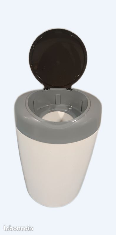 Poubelle à couches à clapper Tommee Tippee
Très bon état (image 1)