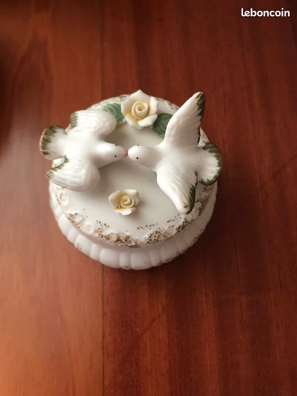Boîte à bijoux couple de colombes (image 1)