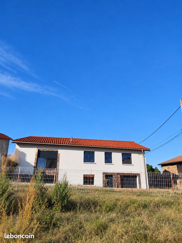 Maison 5 pièces 118 m² · à Bas-en-Basset · 118 m² · 220 000 €