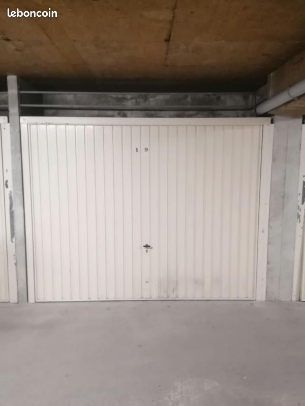 Parking 14 m² · à Vitré · 14 m² · 70 €/mois