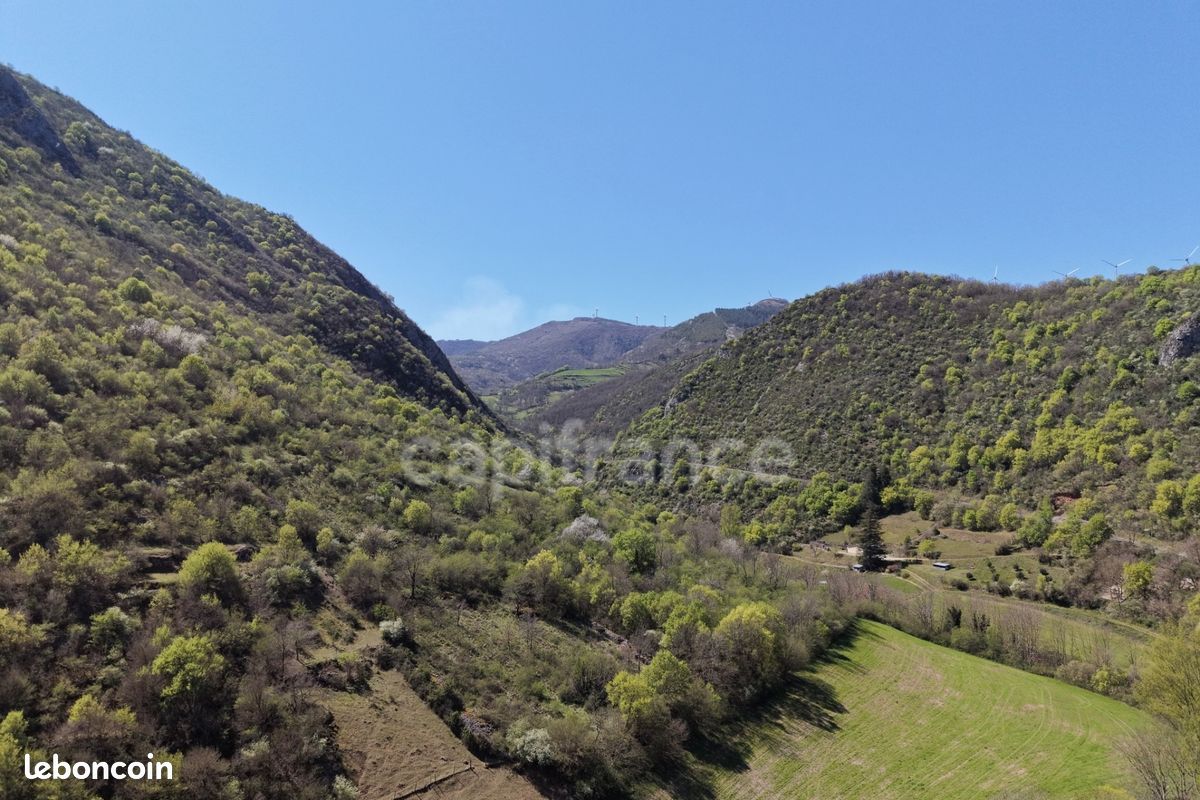 Terrain 203000 m² · à Brusque · 74 900 €