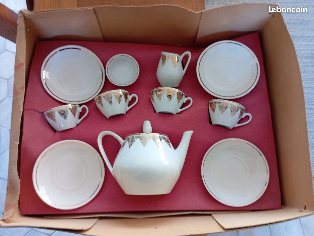 DINETTE ANCIENNE EN porcelaine dec6 EUR 49,90 - FR