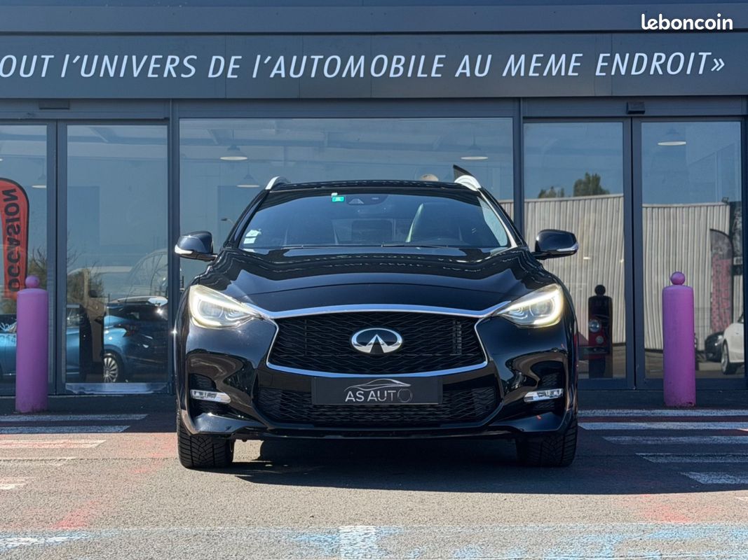 INFINITI Q30 2.2d 170ch 7DCT AWD Sport TOIT PANO BOITE AUTO CUIR ALCANTARA GARANTIE 12 MOIS (image 4)