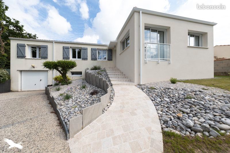 Maison 6 pièces 168 m² · à Aubigny-les Clouzeaux · 168 m² · 334 336 €