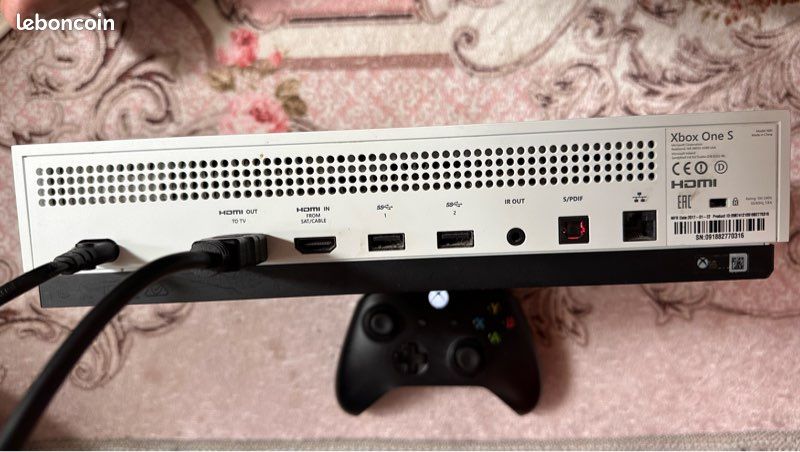 Xbox One S (image 5)