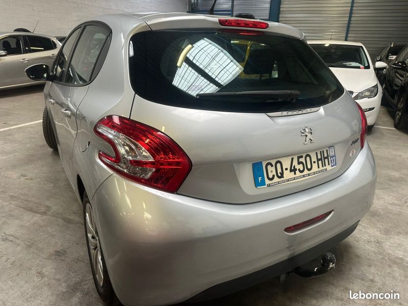 Peugeot 208 1.4 HDI FAP BUSINESS 5P (image 9)