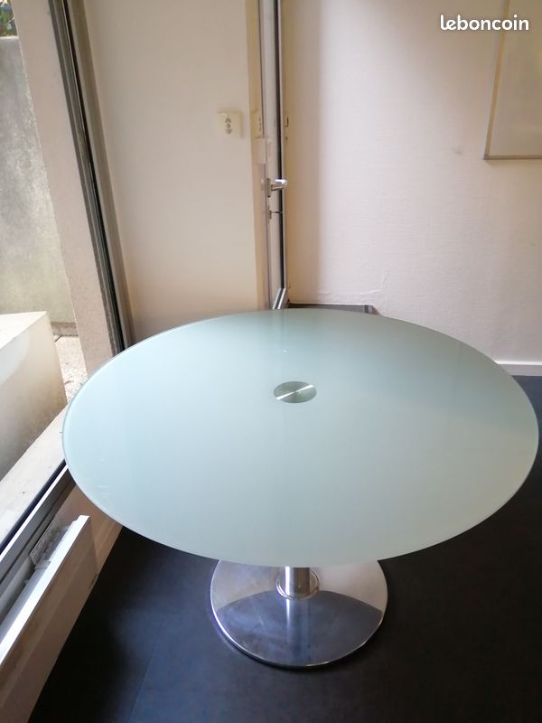 Très belle table en verre dépoli (image 3)