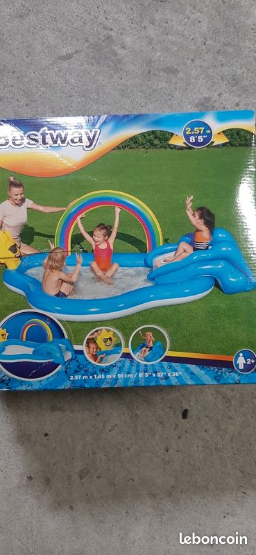 Aire de jeu gonflable (image 1)