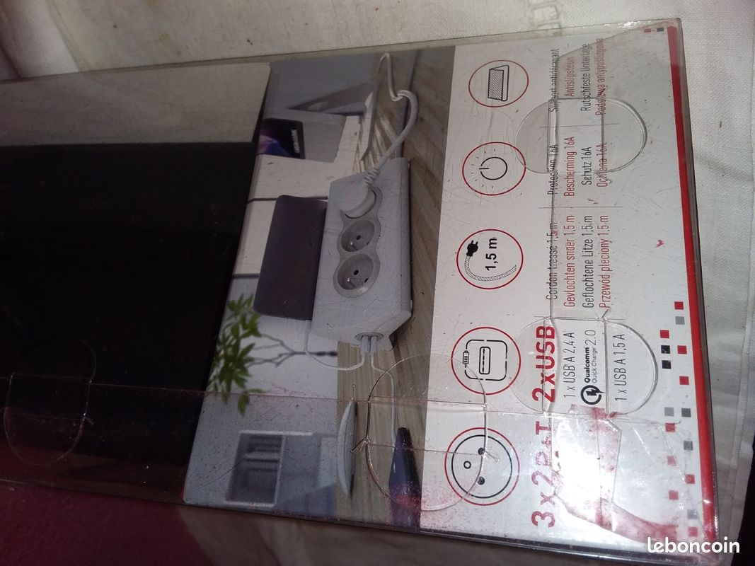 Rallonge multiprise 3 prises/ 2 usb-a support tablette legrand (image 3)