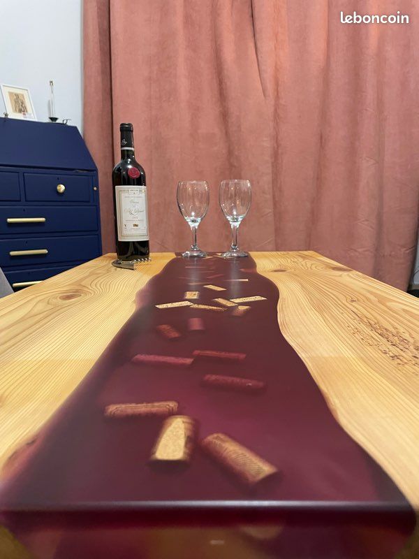 Table basse unique en résine époxy et pin massif – Pièce artisanale avec caractère – Fabriquée main (image 3)