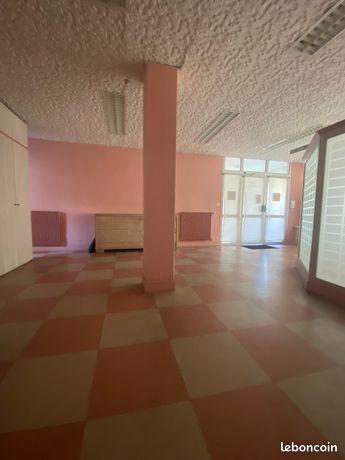 Studio 5 pièces 138 m²