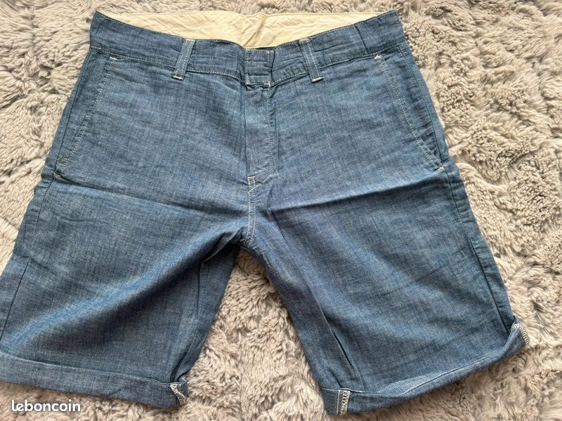 Short Carhartt excellent état (image 1)
