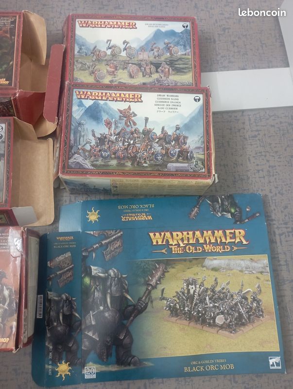 Lot De Figurines Warhammer En Boîte - Pièces Incomplètes Pour Collection
