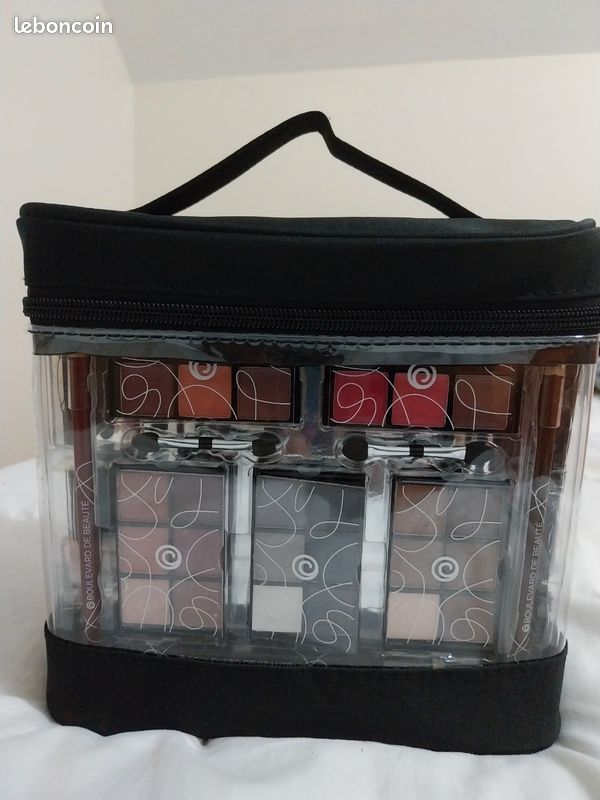 Vanity de maquillage (image 1)