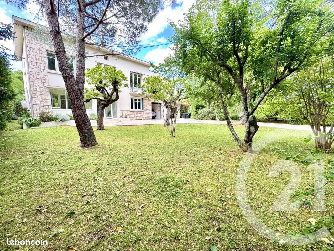 Maison 6 pièces 192 m² · à Tournefeuille · 192 m² · 550 000 €