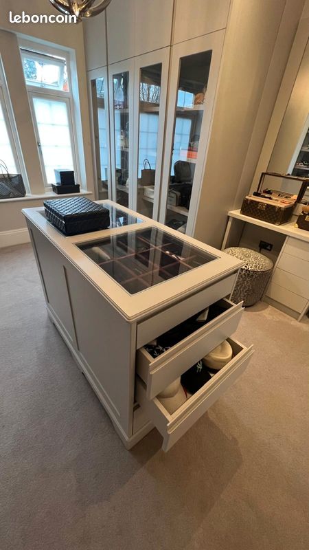 Grand dressing haute gamme avec îlot (image 14)