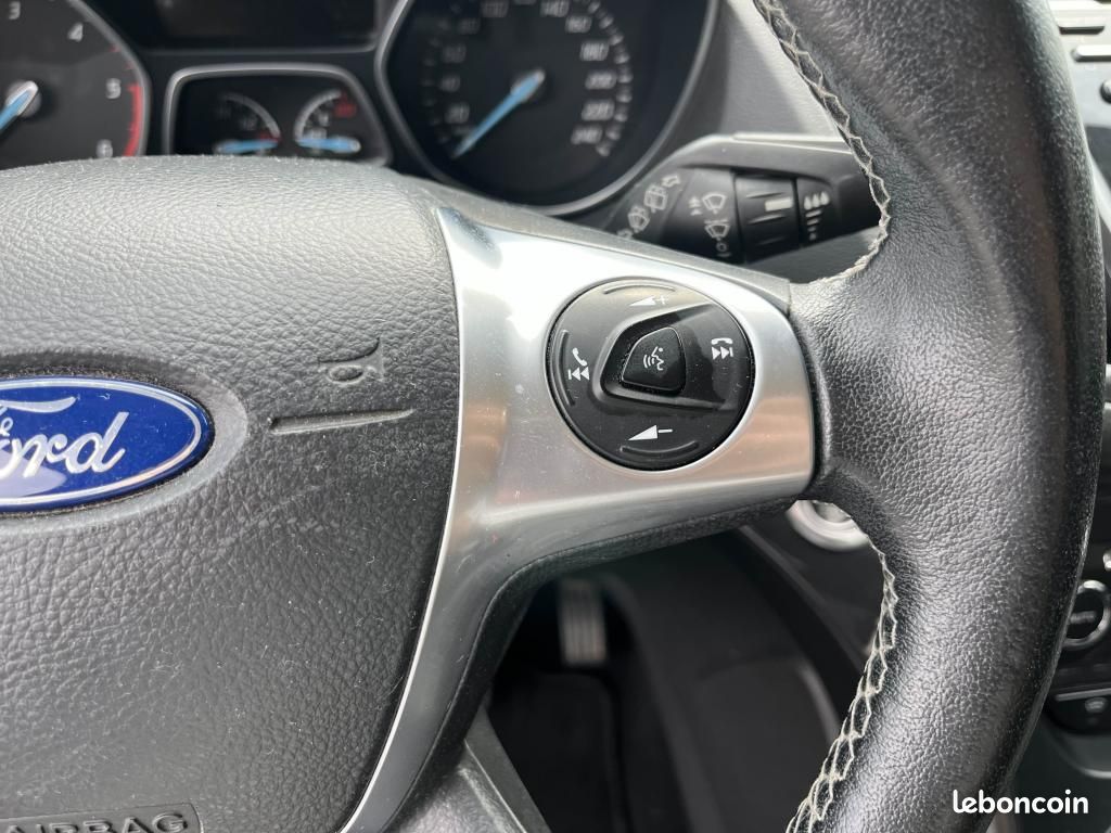 FORD KUGA 2.0 TDCi - 180 Powershift 4x4 Sport Platinium (image 12)
