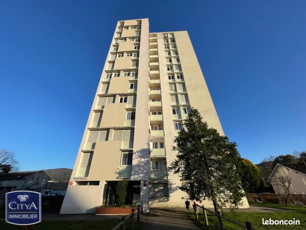 Appartement 3 pièces 71 m² · à Oyonnax · 71 m² · 121 000 €