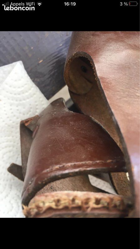 Ancien appareil photo avec pochette en cour (image 6)