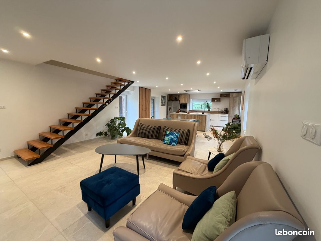 Maison 5 pièces 150 m² · à Saint-Jean-d'Avelanne · 150 m² · 267 000 €
