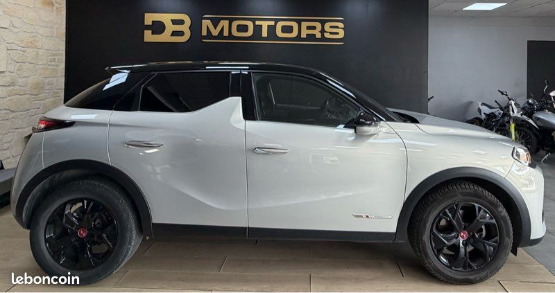 Garantie 12 Mois DS3 Crossback HDI 130 ch Performance Line EAT8 / CarPlay-Android / Climatisation automatique / Caméra de recul / I-Cokpit / Radar de stationnement Avant-Arrière (image 9)