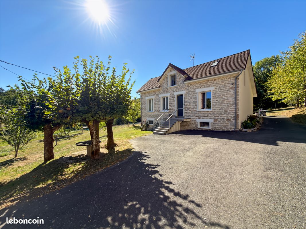 Maison 5 pièces 112 m² · à Favars · 112 m² · 253 000 €