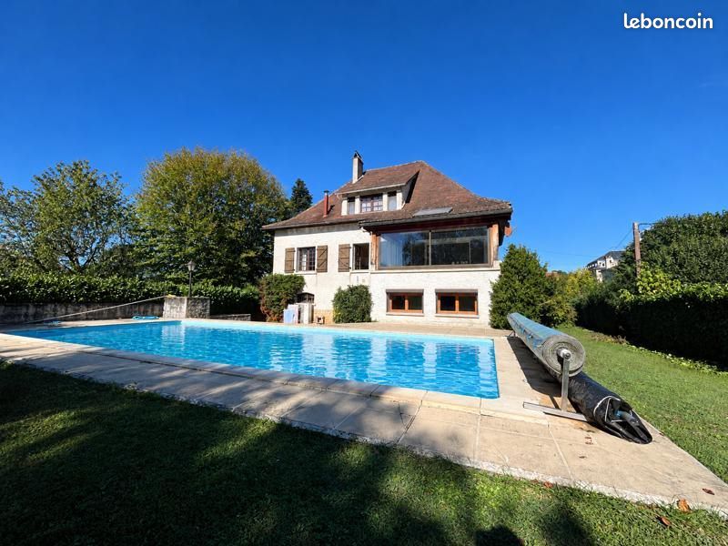 Maison 6 pièces 186 m² · à Saint-Céré · 186 m² · 296 520 €