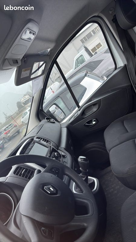 Renault trafic l1h1 1200 1.6 dci 95 confort 2020 (image 9)