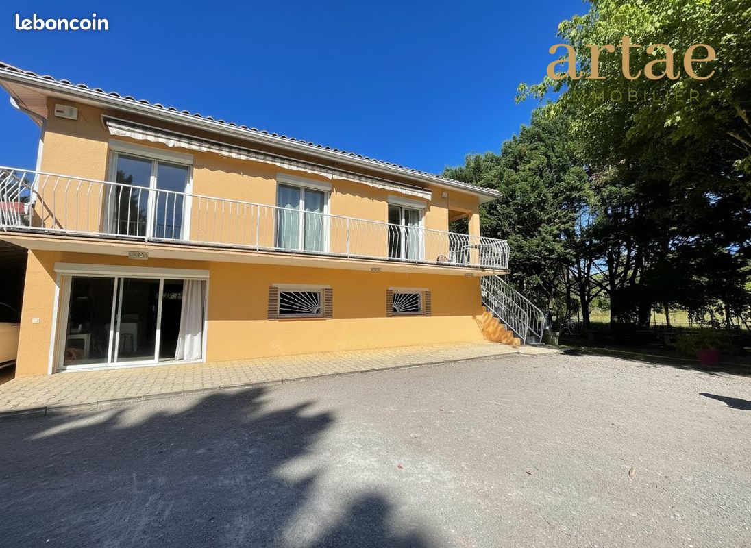 Maison 6 pièces 190 m² · à Saint-Étienne-de-Tulmont · 190 m² · 300 000 €