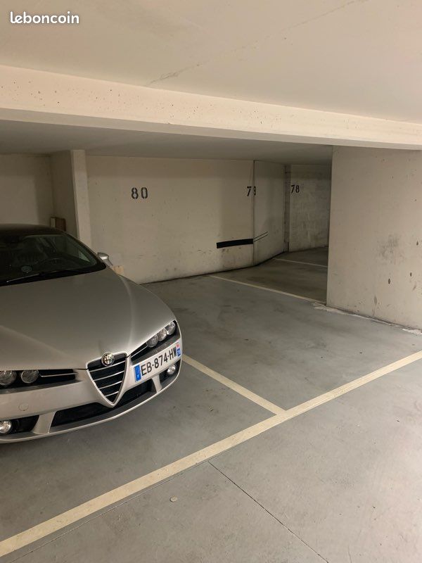 Parking sécurisé en sous-sol (image 3)