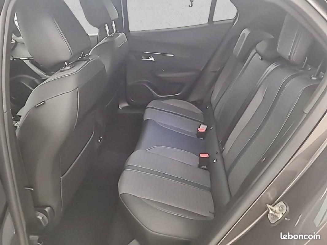 Peugeot 2008 BlueHDi 130 S&S EAT8 - Allure (image 12)