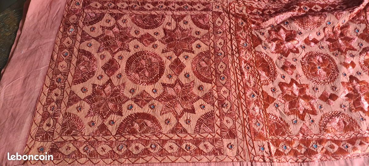 Couvre lit brodé 255 cm × 200 cm (image 3)