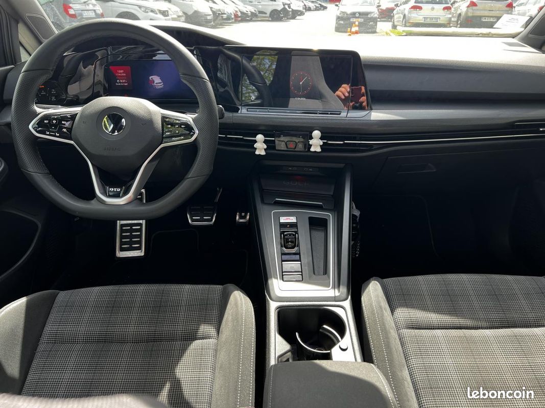 VOLKSWAGEN GOLF 2.0 TDI 200 SCR GTD DSG BVA- TOIT OUVRANT PANORAMIQUE / SUIVI 100% VW / GARANTIE 12 mois (image 3)