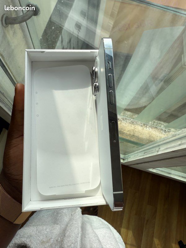 IPhone 14 Pro 128 Go - Bon état + Coque offerte (image 9)